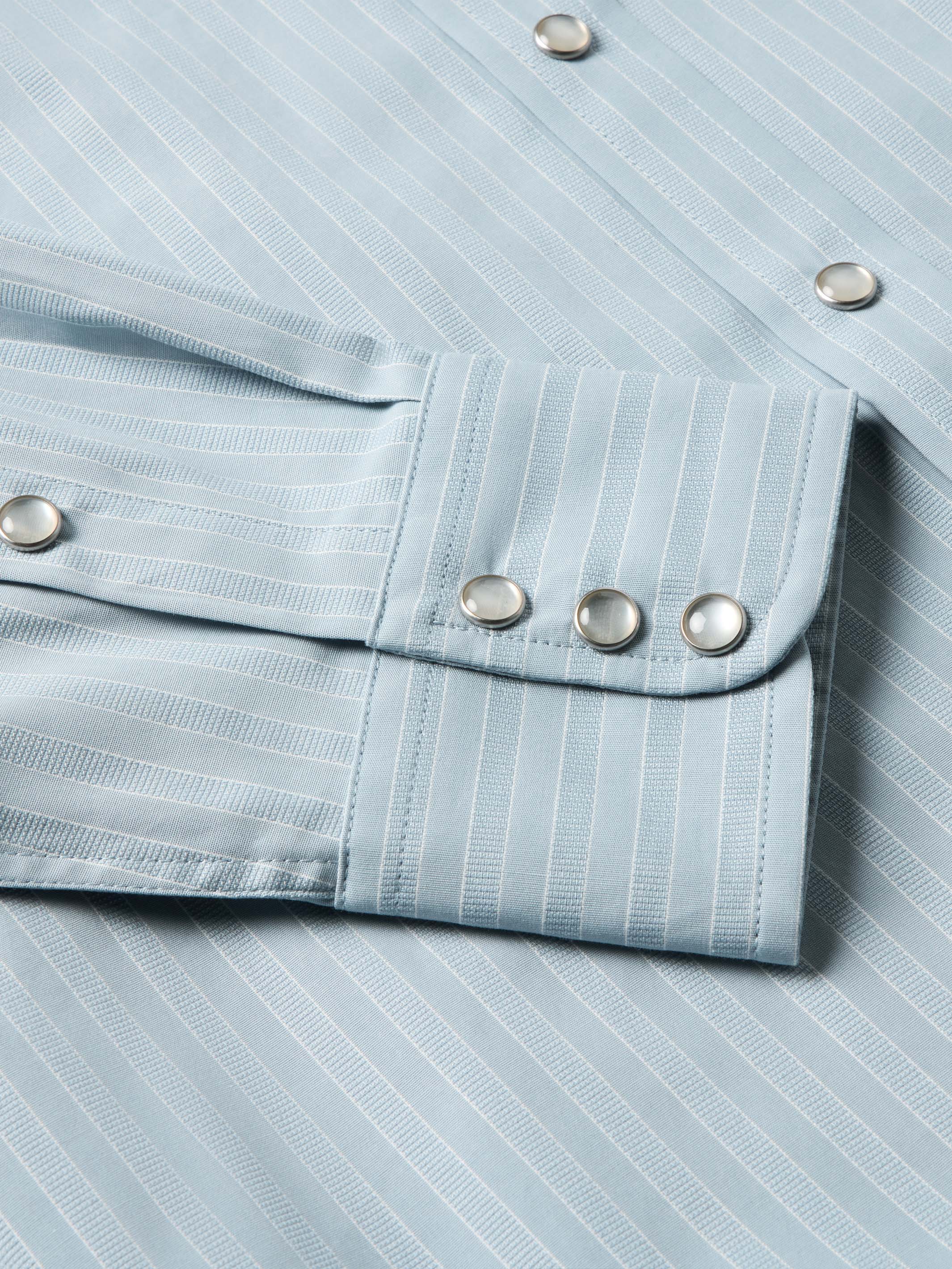 Classic Western Button Down With Snaps - Image 10