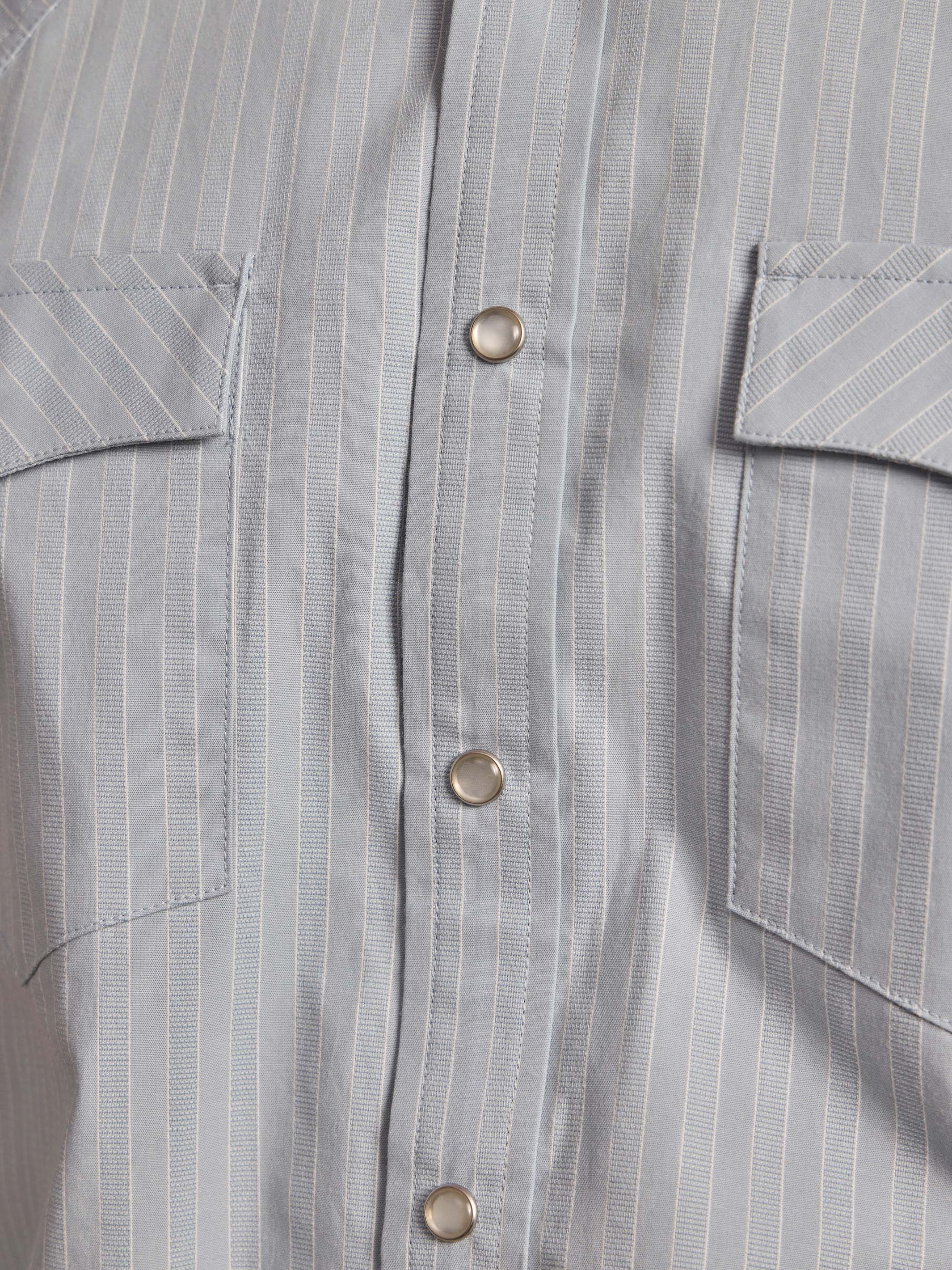 Classic Western Button Down With Snaps - Image 14