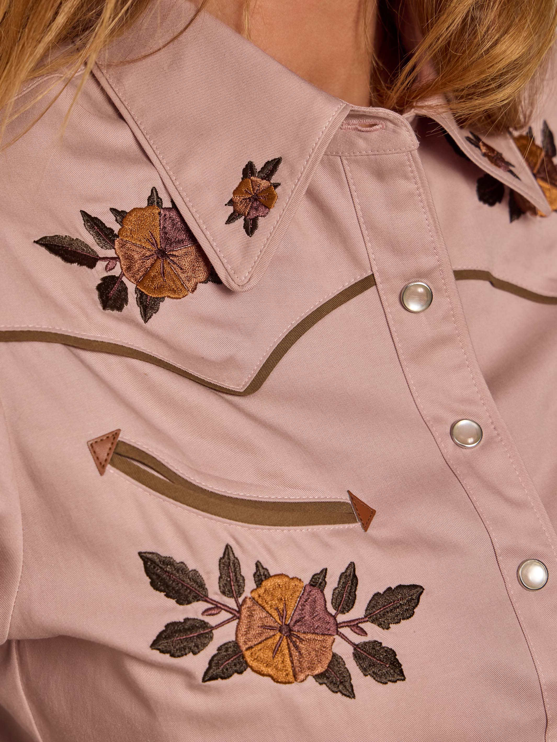 Women's Embroidered Snap Shirt - Image 7