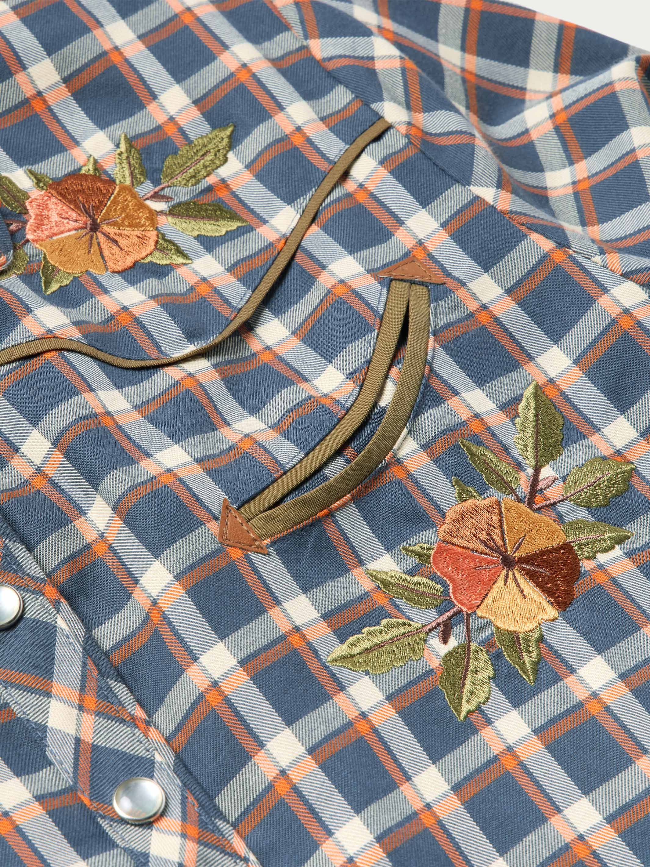Women's Embroidered Snap Shirt - Image 12