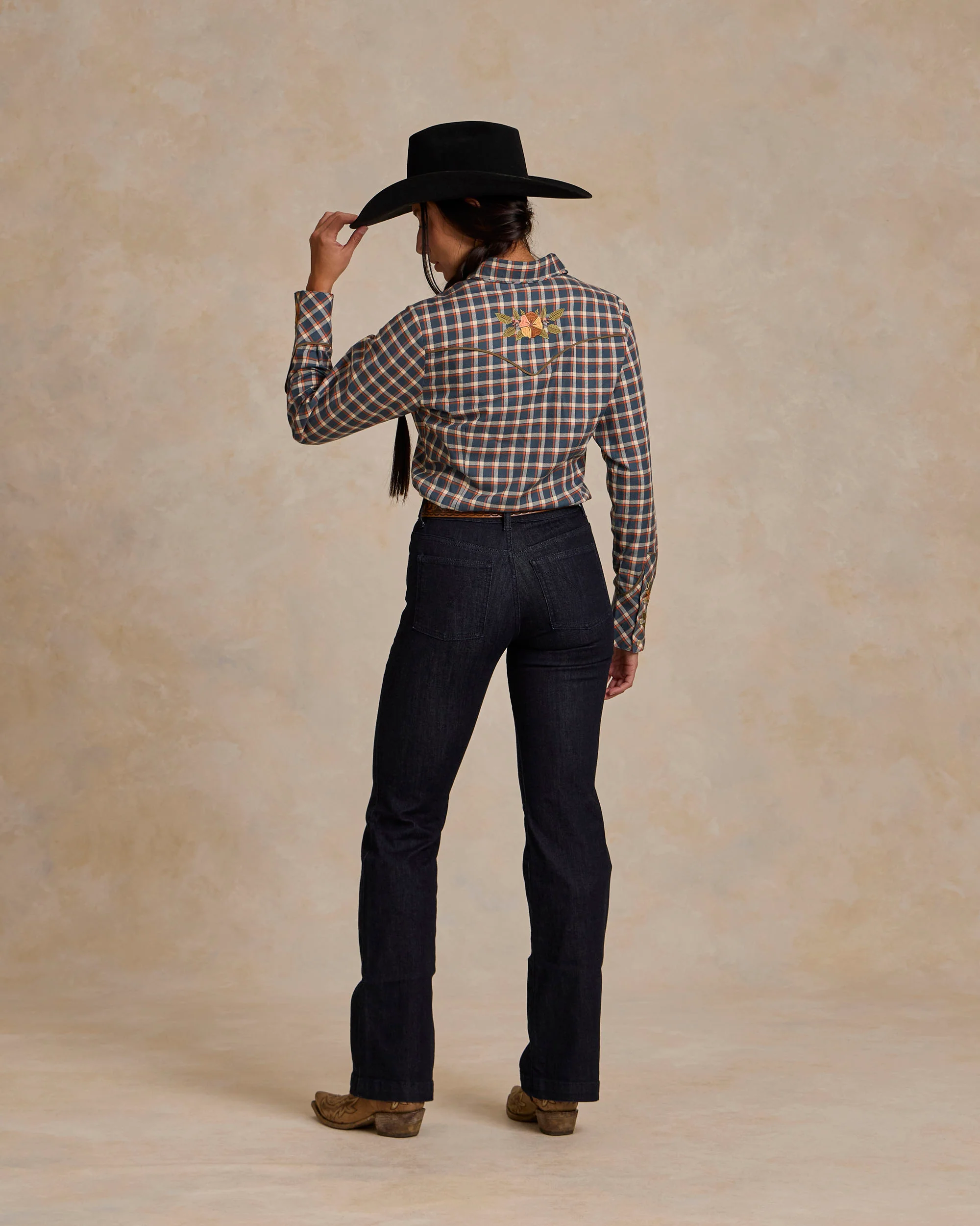 Women's Embroidered Snap Shirt - Image 7