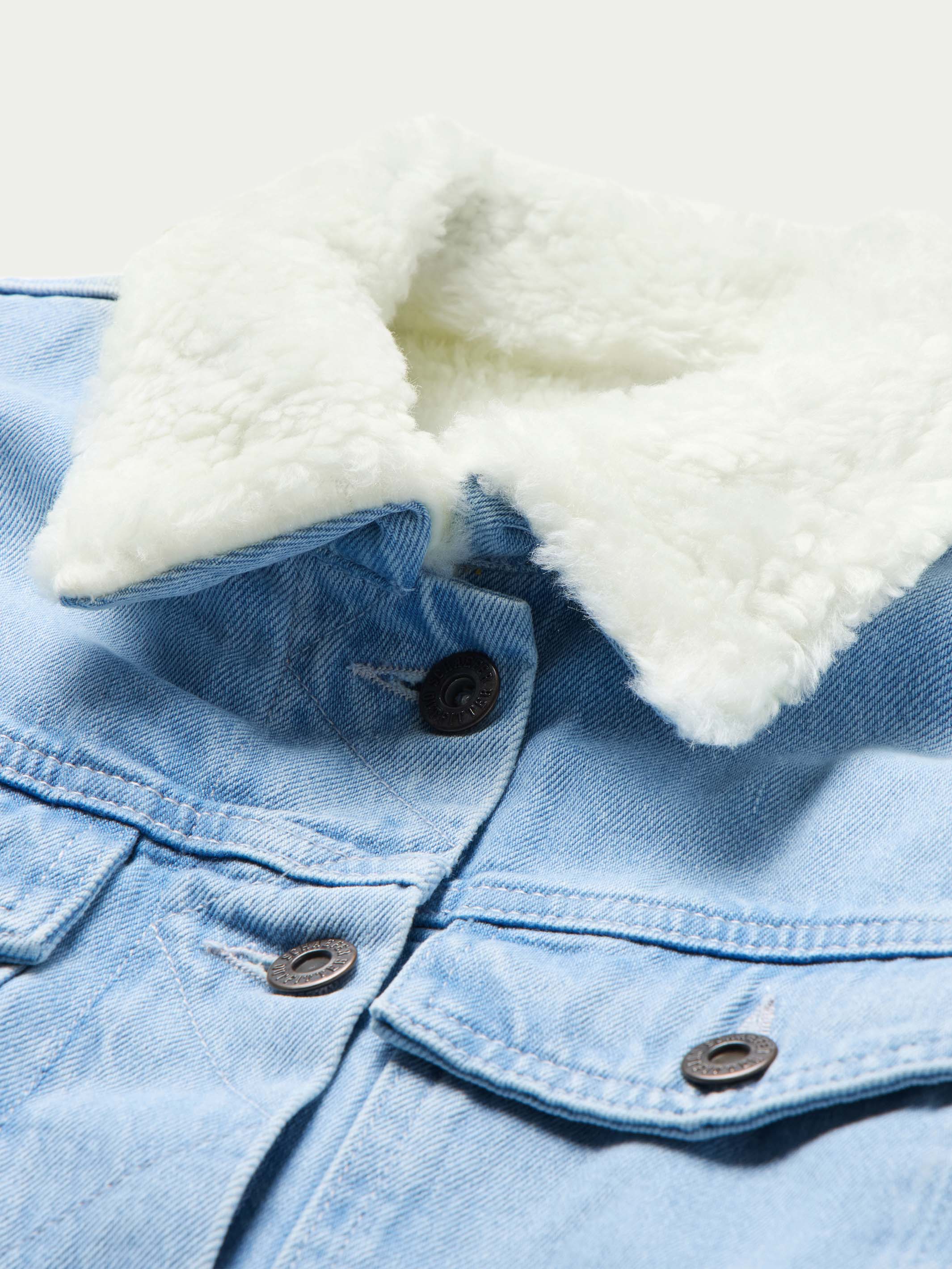 Women's Sherpa Lined Denim Jacket - Image 11