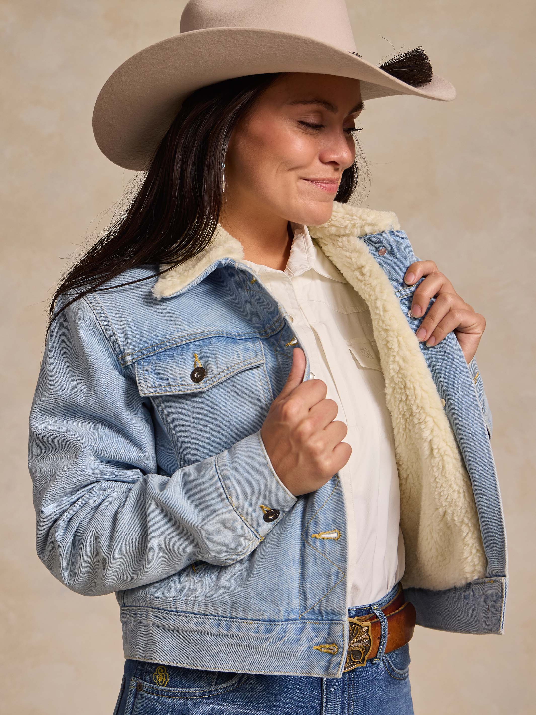 Women's Sherpa Lined Denim Jacket - Image 4