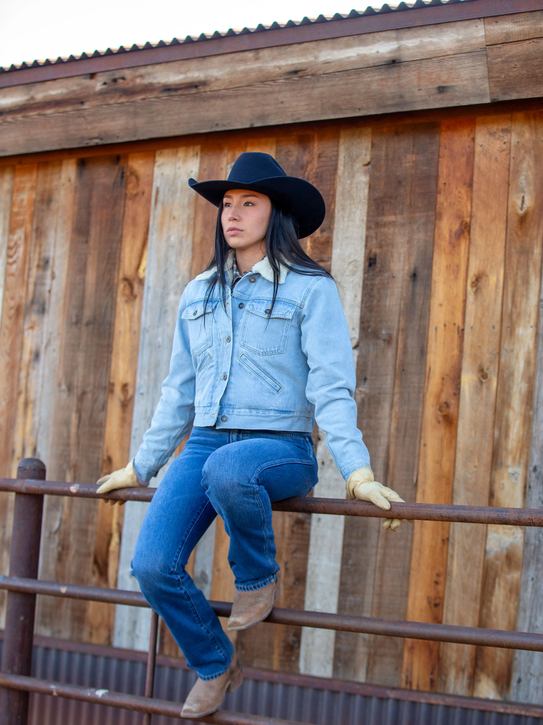Women's Sherpa Lined Denim Jacket - Image 8