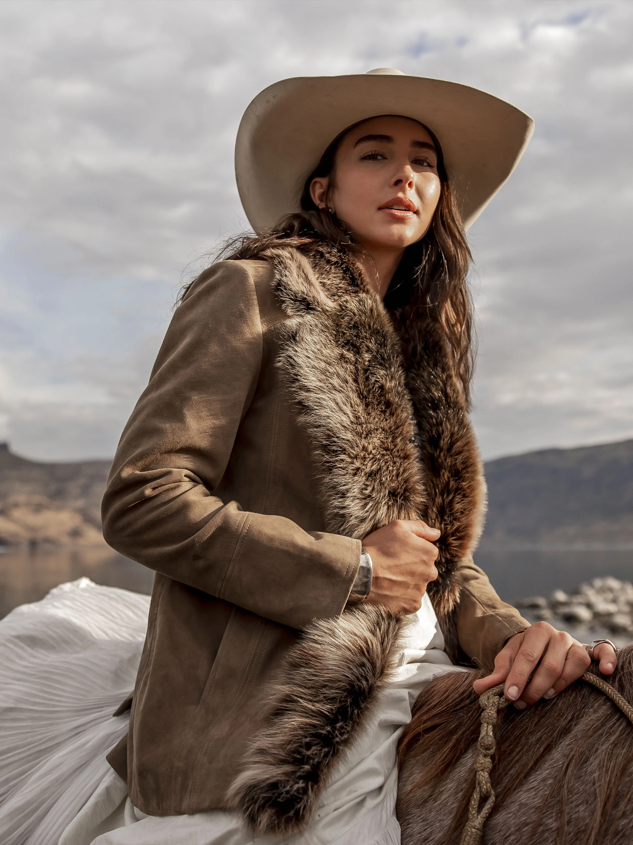 Women's Suede Coat With Toscana Shearling Collar - Image 3