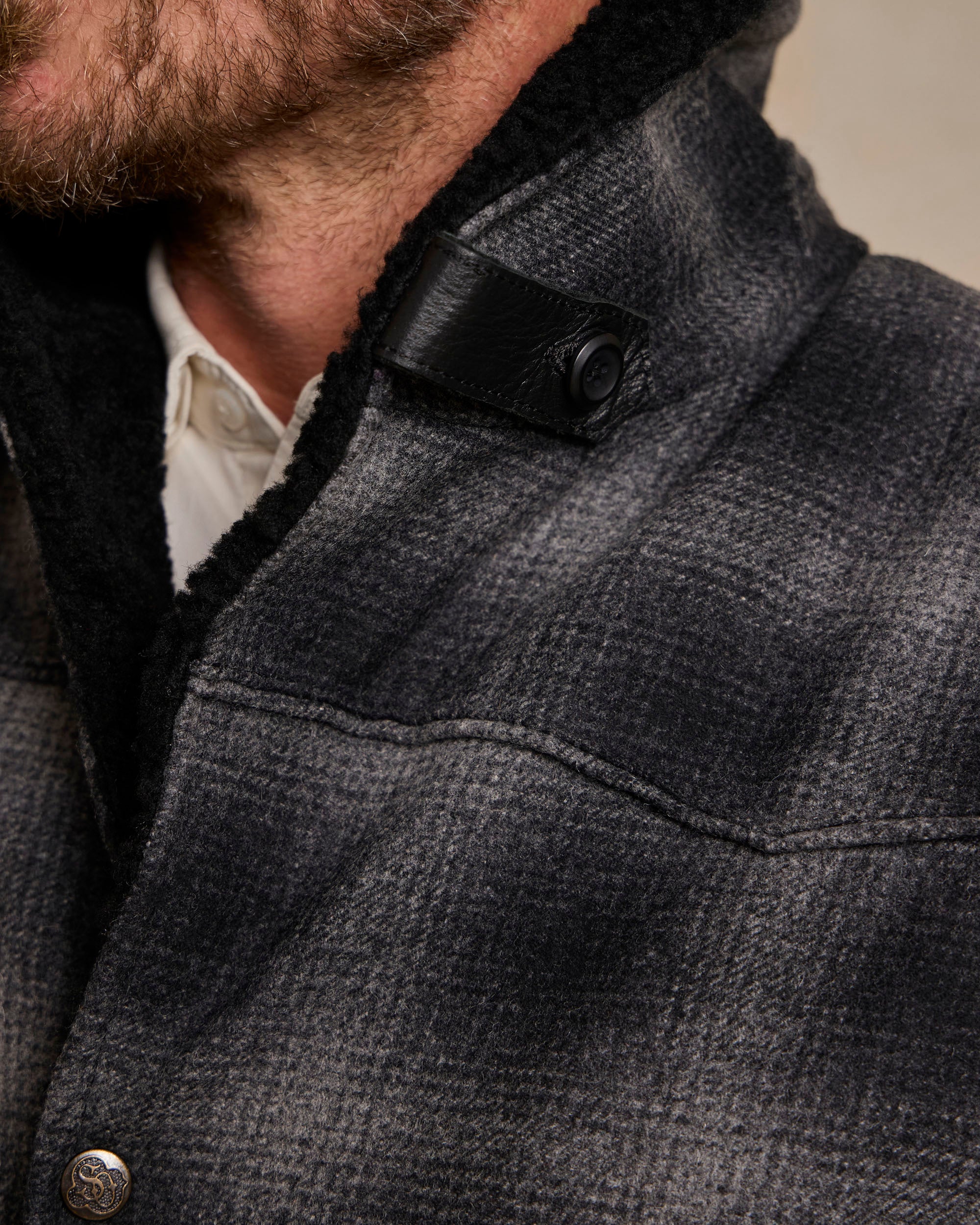 Wool Coat With Shearling Collar - Image 18